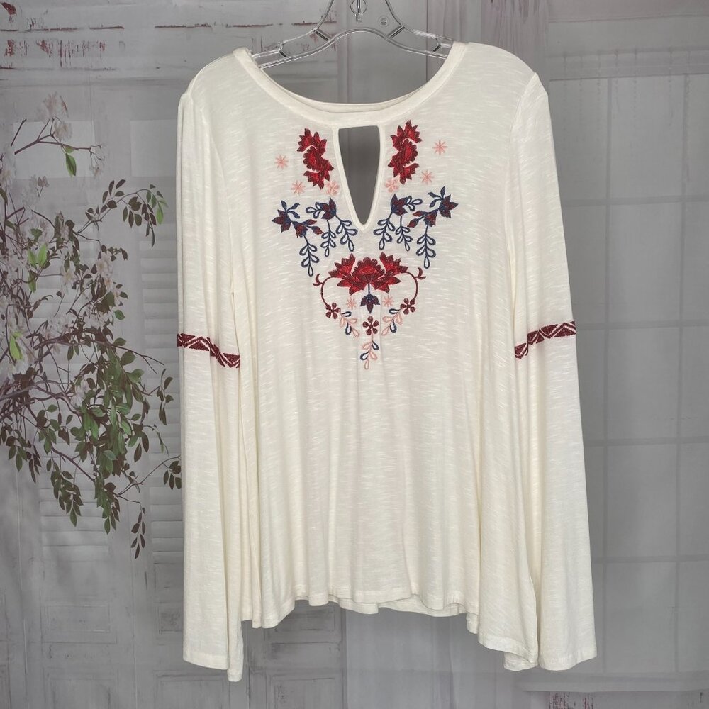 New Miami Embroidered Top M Long Bell Sleeve Stretch Keyhole Ivory Soft Blouse